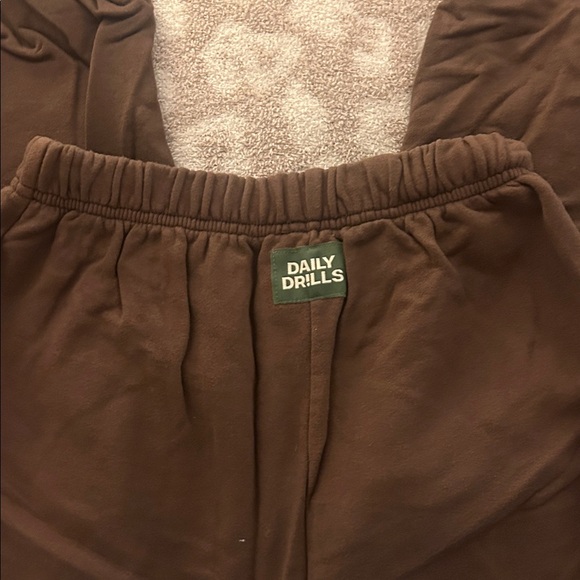 Daily Drills Cocoa Sweatpants XS/S - Picture 2 of 3